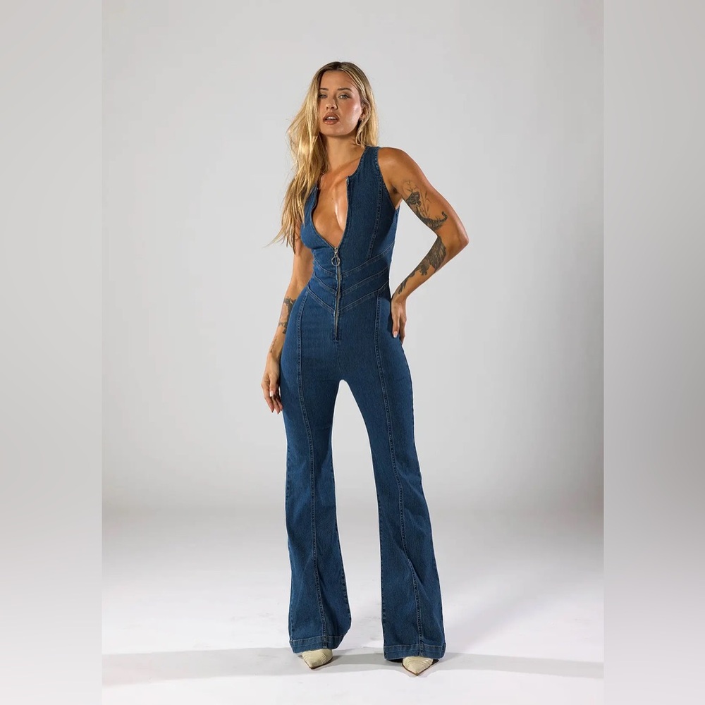 REVICE Dark Blue Denim with Contrast Stitching
